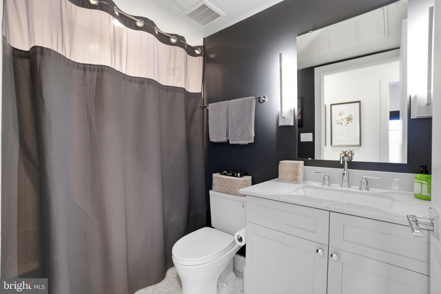 2642 39TH ST NW #6, WASHINGTON, District Of Columbia 20007, 2 Bedrooms Bedrooms, ,2 BathroomsBathrooms,Residential,For sale,2642 39TH ST NW #6,DCDC2248530 MLS # DCDC2248530