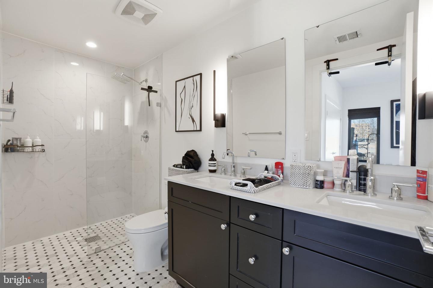 2642 39TH ST NW #6, WASHINGTON, District Of Columbia 20007, 2 Bedrooms Bedrooms, ,2 BathroomsBathrooms,Residential,For sale,2642 39TH ST NW #6,DCDC2248530 MLS # DCDC2248530