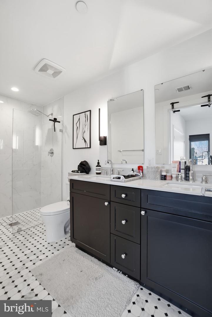 2642 39TH ST NW #6, WASHINGTON, District Of Columbia 20007, 2 Bedrooms Bedrooms, ,2 BathroomsBathrooms,Residential,For sale,2642 39TH ST NW #6,DCDC2248530 MLS # DCDC2248530