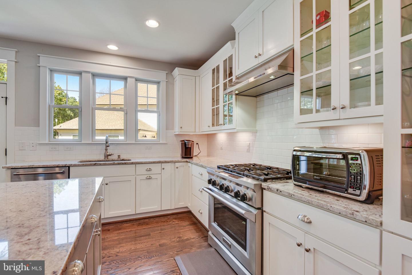 6632 LANGDON CT, MCLEAN, Virginia 22101, 6 Bedrooms Bedrooms, ,5 BathroomsBathrooms,Residential,For sale,6632 LANGDON CT,VAFX2293648 MLS # VAFX2293648