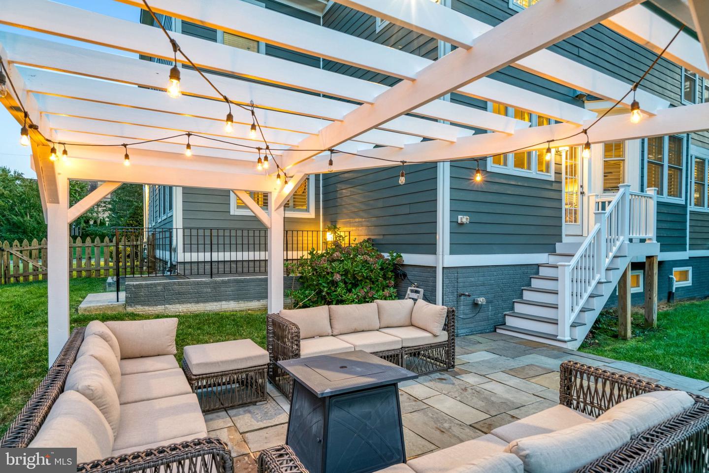 6632 LANGDON CT, MCLEAN, Virginia 22101, 6 Bedrooms Bedrooms, ,5 BathroomsBathrooms,Residential,For sale,6632 LANGDON CT,VAFX2293648 MLS # VAFX2293648