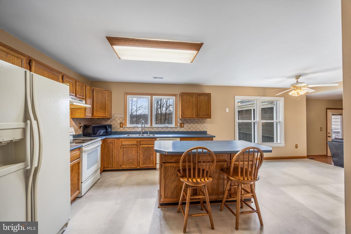 3 SNOW MEADOW LN, STAFFORD, Virginia 22554, 4 Bedrooms Bedrooms, ,3 BathroomsBathrooms,Residential,For sale,3 SNOW MEADOW LN,VAST2046570 MLS # VAST2046570