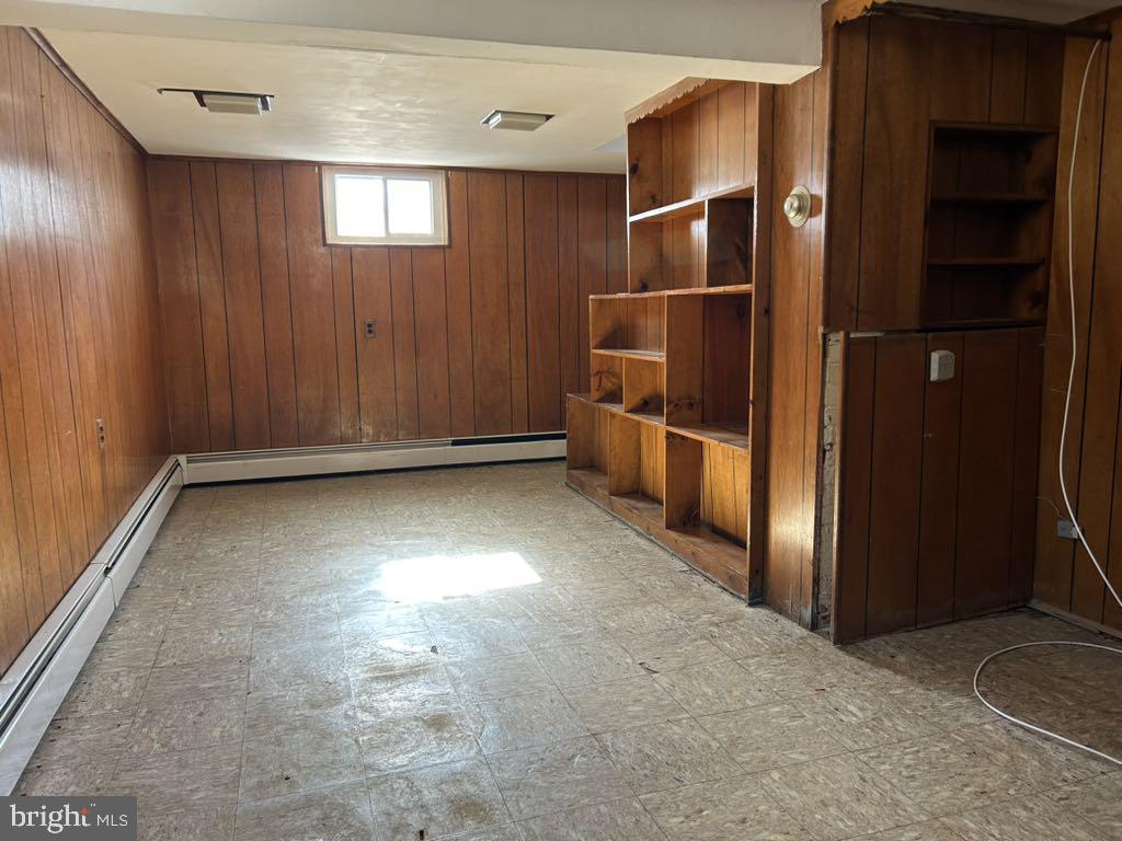 2414 FAIRVIEW DR, ALEXANDRIA, Virginia 22306, 3 Bedrooms Bedrooms, ,1 BathroomBathrooms,Residential,For sale,2414 FAIRVIEW DR,VAFX2293736 MLS # VAFX2293736