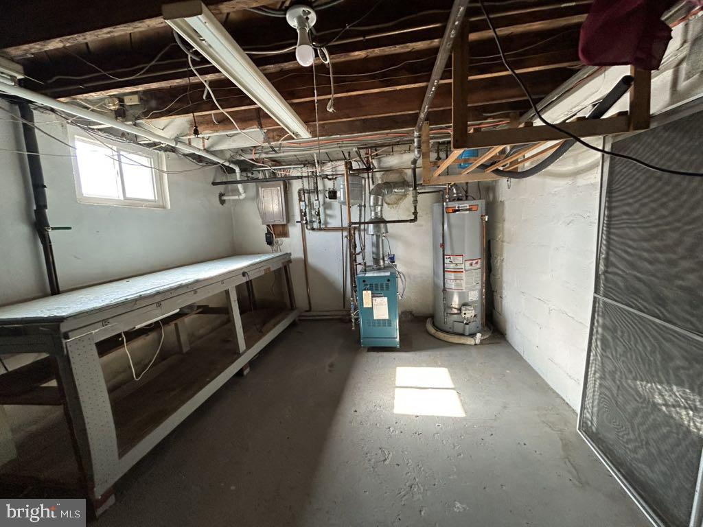 2414 FAIRVIEW DR, ALEXANDRIA, Virginia 22306, 3 Bedrooms Bedrooms, ,1 BathroomBathrooms,Residential,For sale,2414 FAIRVIEW DR,VAFX2293736 MLS # VAFX2293736