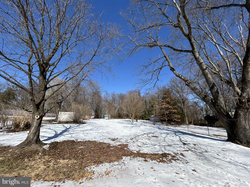 2414 FAIRVIEW DR, ALEXANDRIA, Virginia 22306, 3 Bedrooms Bedrooms, ,1 BathroomBathrooms,Residential,For sale,2414 FAIRVIEW DR,VAFX2293736 MLS # VAFX2293736