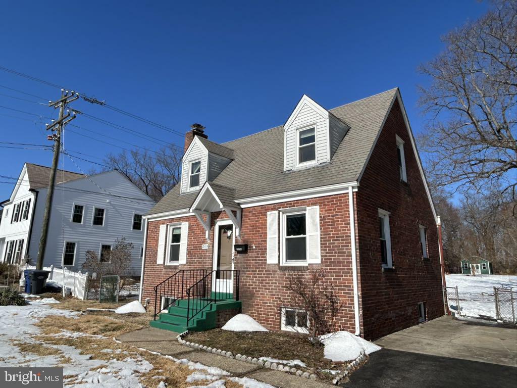 2414 FAIRVIEW DR, ALEXANDRIA, Virginia 22306, 3 Bedrooms Bedrooms, ,1 BathroomBathrooms,Residential,For sale,2414 FAIRVIEW DR,VAFX2293736 MLS # VAFX2293736