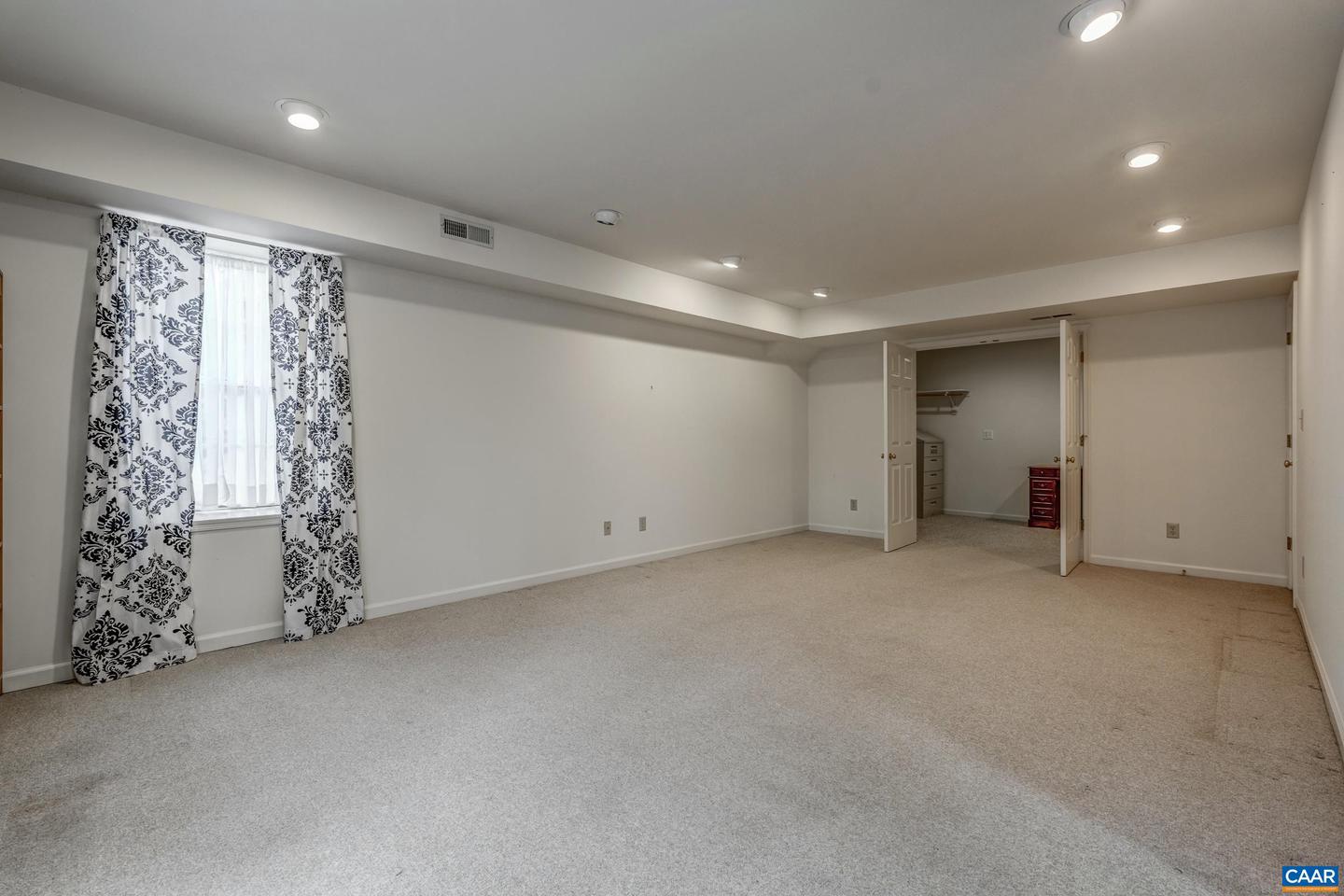 1445 WILLOW LAKE DR, CHARLOTTESVILLE, Virginia 22902, 3 Bedrooms Bedrooms, ,3 BathroomsBathrooms,Residential,For sale,1445 WILLOW LAKE DR,673894 MLS # 673894 1445 WILLOW LAKE DR, CHARLOTTESVILLE, Virginia 22902, 3 Bedrooms Bedrooms, ,3 BathroomsBathrooms,Residential,For sale,1445 WILLOW LAKE DR,673894 MLS # 673894