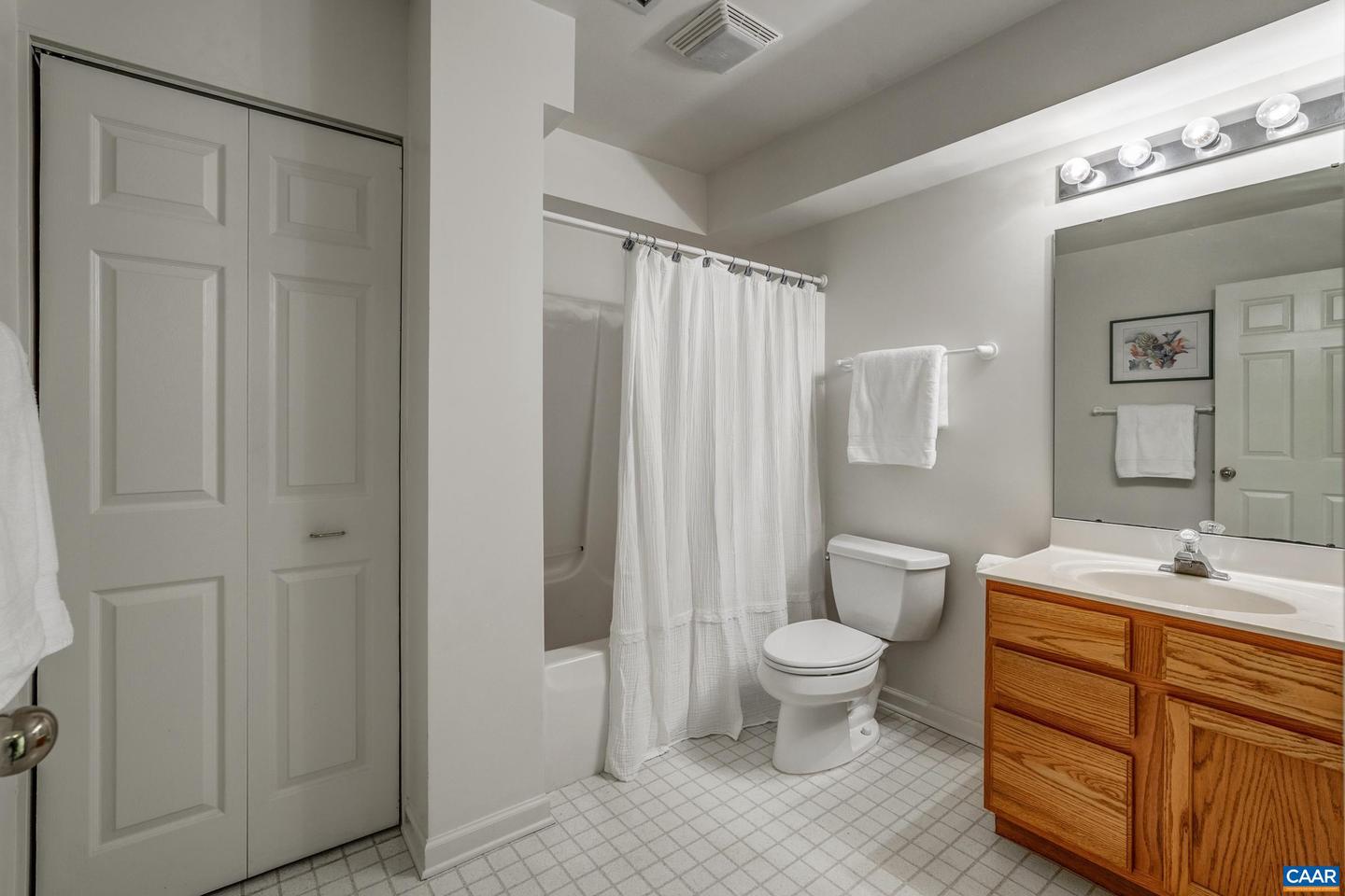 1445 WILLOW LAKE DR, CHARLOTTESVILLE, Virginia 22902, 3 Bedrooms Bedrooms, ,3 BathroomsBathrooms,Residential,For sale,1445 WILLOW LAKE DR,673894 MLS # 673894 1445 WILLOW LAKE DR, CHARLOTTESVILLE, Virginia 22902, 3 Bedrooms Bedrooms, ,3 BathroomsBathrooms,Residential,For sale,1445 WILLOW LAKE DR,673894 MLS # 673894