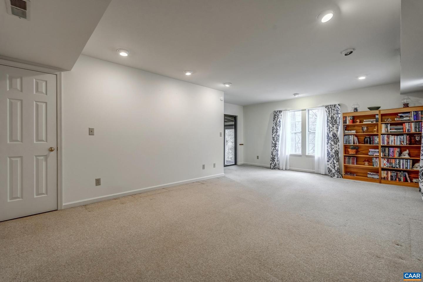 1445 WILLOW LAKE DR, CHARLOTTESVILLE, Virginia 22902, 3 Bedrooms Bedrooms, ,3 BathroomsBathrooms,Residential,For sale,1445 WILLOW LAKE DR,673894 MLS # 673894 1445 WILLOW LAKE DR, CHARLOTTESVILLE, Virginia 22902, 3 Bedrooms Bedrooms, ,3 BathroomsBathrooms,Residential,For sale,1445 WILLOW LAKE DR,673894 MLS # 673894