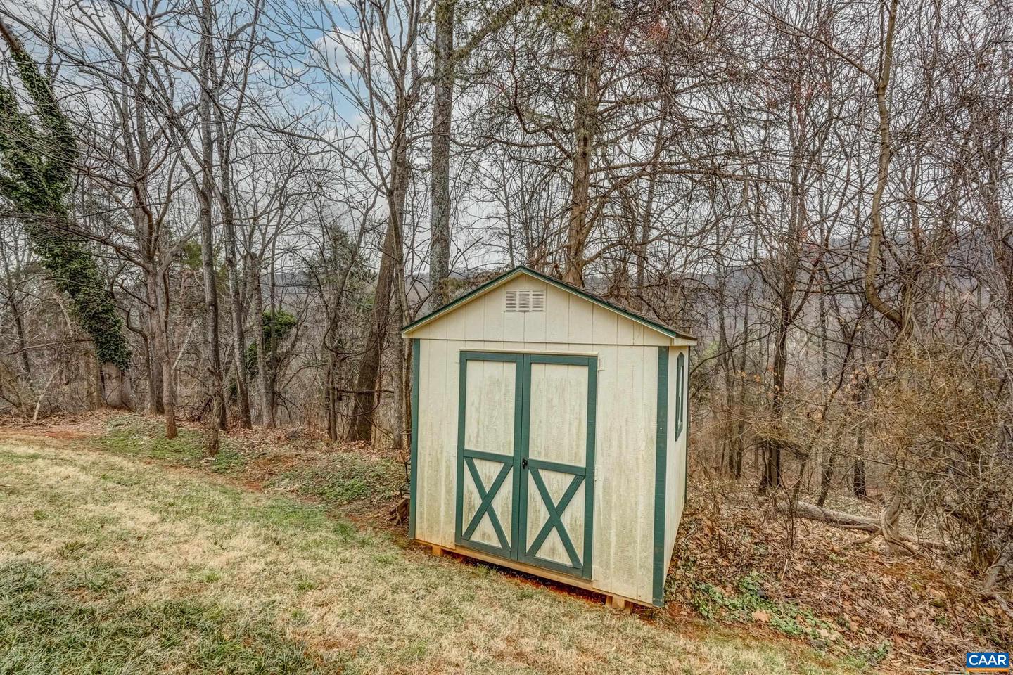 1445 WILLOW LAKE DR, CHARLOTTESVILLE, Virginia 22902, 3 Bedrooms Bedrooms, ,3 BathroomsBathrooms,Residential,For sale,1445 WILLOW LAKE DR,673894 MLS # 673894 1445 WILLOW LAKE DR, CHARLOTTESVILLE, Virginia 22902, 3 Bedrooms Bedrooms, ,3 BathroomsBathrooms,Residential,For sale,1445 WILLOW LAKE DR,673894 MLS # 673894