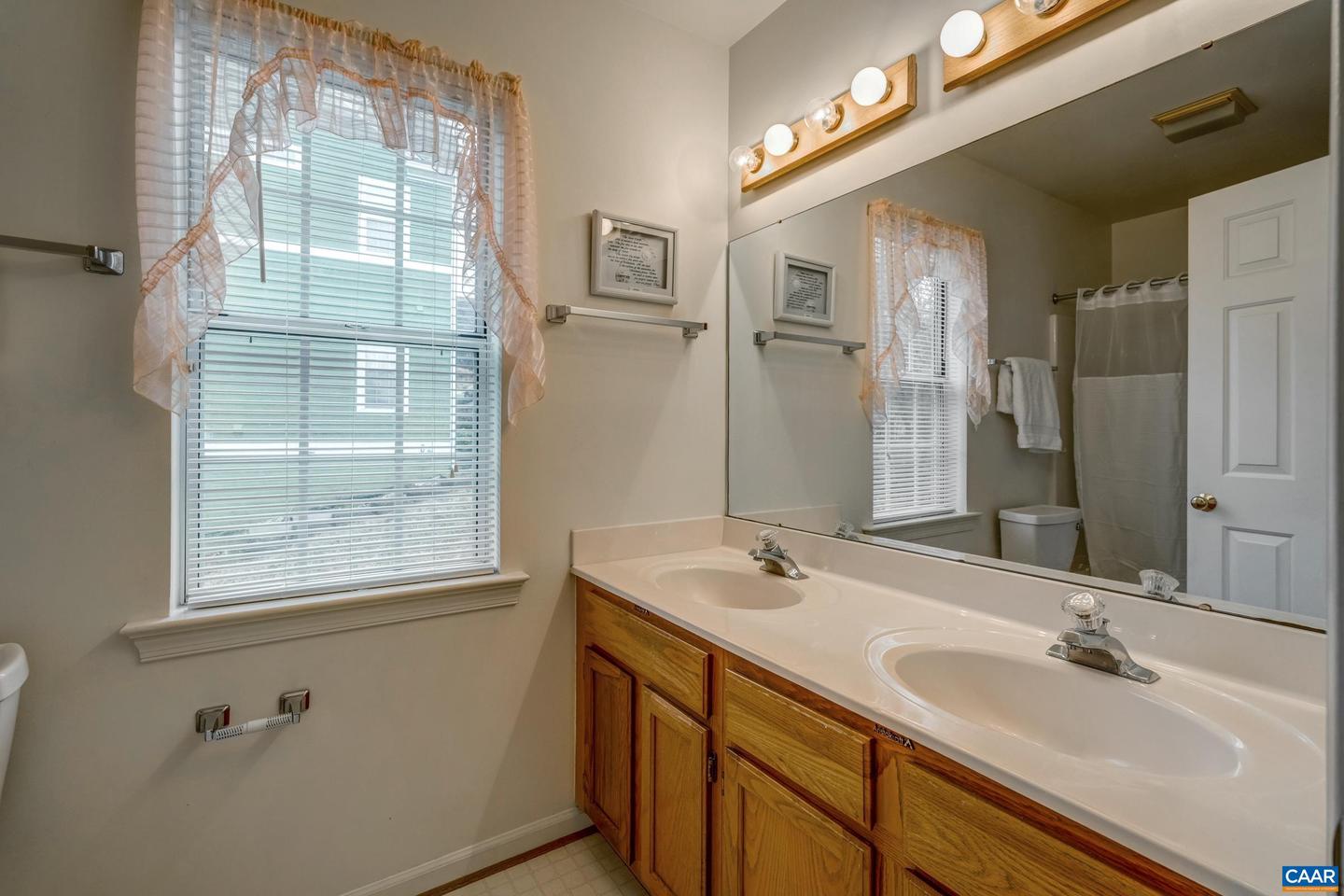 1445 WILLOW LAKE DR, CHARLOTTESVILLE, Virginia 22902, 3 Bedrooms Bedrooms, ,3 BathroomsBathrooms,Residential,For sale,1445 WILLOW LAKE DR,673894 MLS # 673894 1445 WILLOW LAKE DR, CHARLOTTESVILLE, Virginia 22902, 3 Bedrooms Bedrooms, ,3 BathroomsBathrooms,Residential,For sale,1445 WILLOW LAKE DR,673894 MLS # 673894