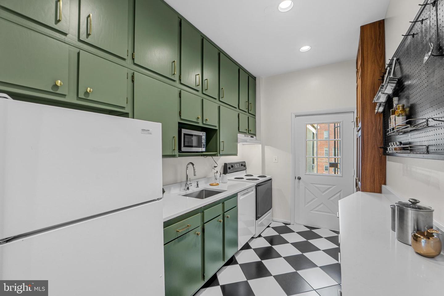 1927 15TH ST NW, WASHINGTON, District Of Columbia 20009, 5 Bedrooms Bedrooms, ,3 BathroomsBathrooms,Residential,For sale,1927 15TH ST NW,DCDC2248664 MLS # DCDC2248664