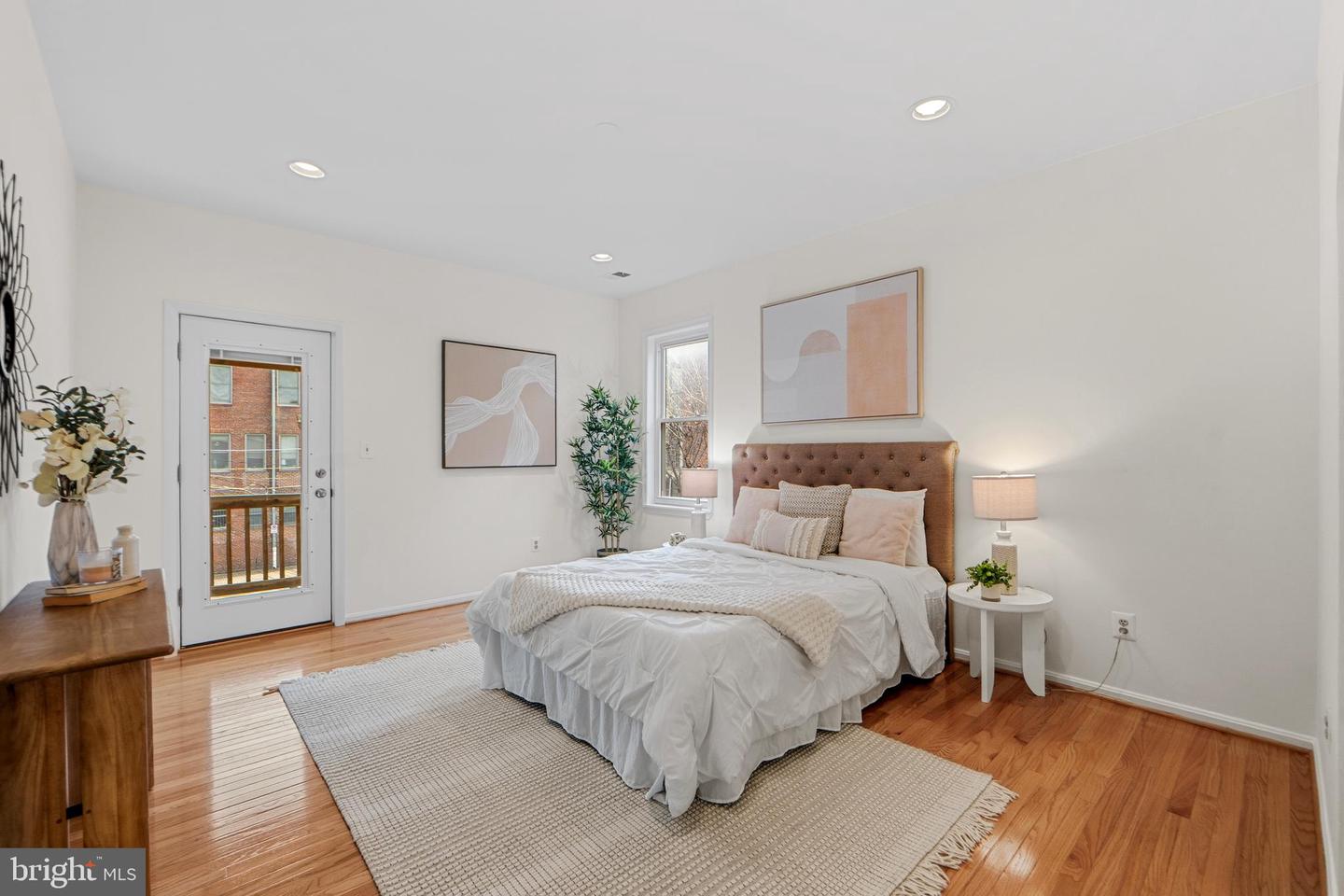 1927 15TH ST NW, WASHINGTON, District Of Columbia 20009, 5 Bedrooms Bedrooms, ,3 BathroomsBathrooms,Residential,For sale,1927 15TH ST NW,DCDC2248664 MLS # DCDC2248664