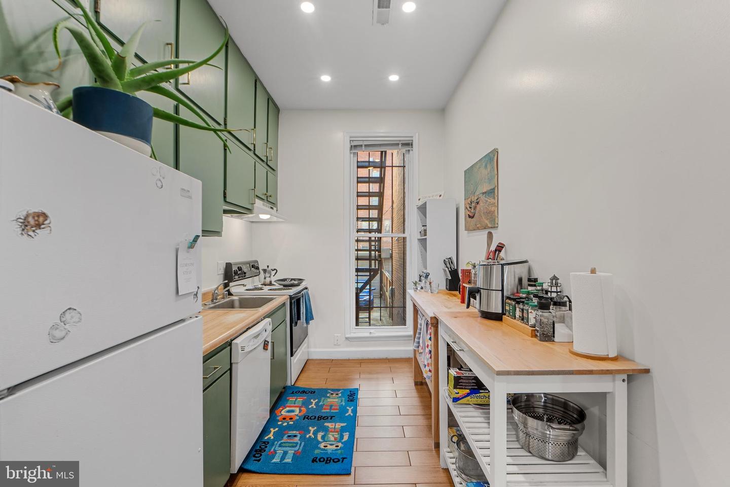 1927 15TH ST NW, WASHINGTON, District Of Columbia 20009, 5 Bedrooms Bedrooms, ,3 BathroomsBathrooms,Residential,For sale,1927 15TH ST NW,DCDC2248664 MLS # DCDC2248664