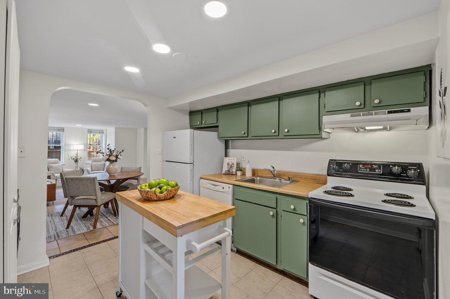 1927 15TH ST NW, WASHINGTON, District Of Columbia 20009, 5 Bedrooms Bedrooms, ,3 BathroomsBathrooms,Residential,For sale,1927 15TH ST NW,DCDC2248664 MLS # DCDC2248664