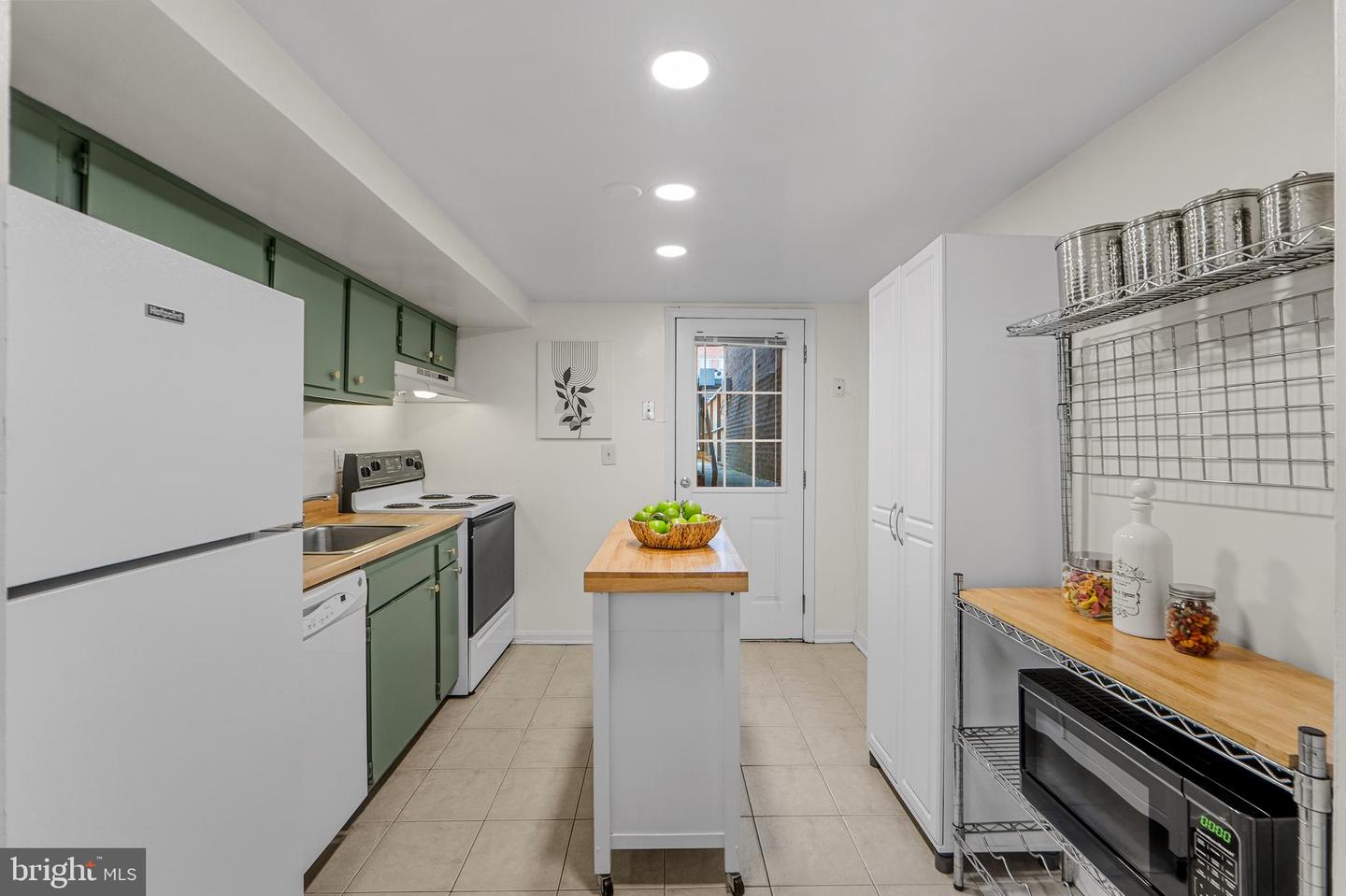 1927 15TH ST NW, WASHINGTON, District Of Columbia 20009, 5 Bedrooms Bedrooms, ,3 BathroomsBathrooms,Residential,For sale,1927 15TH ST NW,DCDC2248664 MLS # DCDC2248664