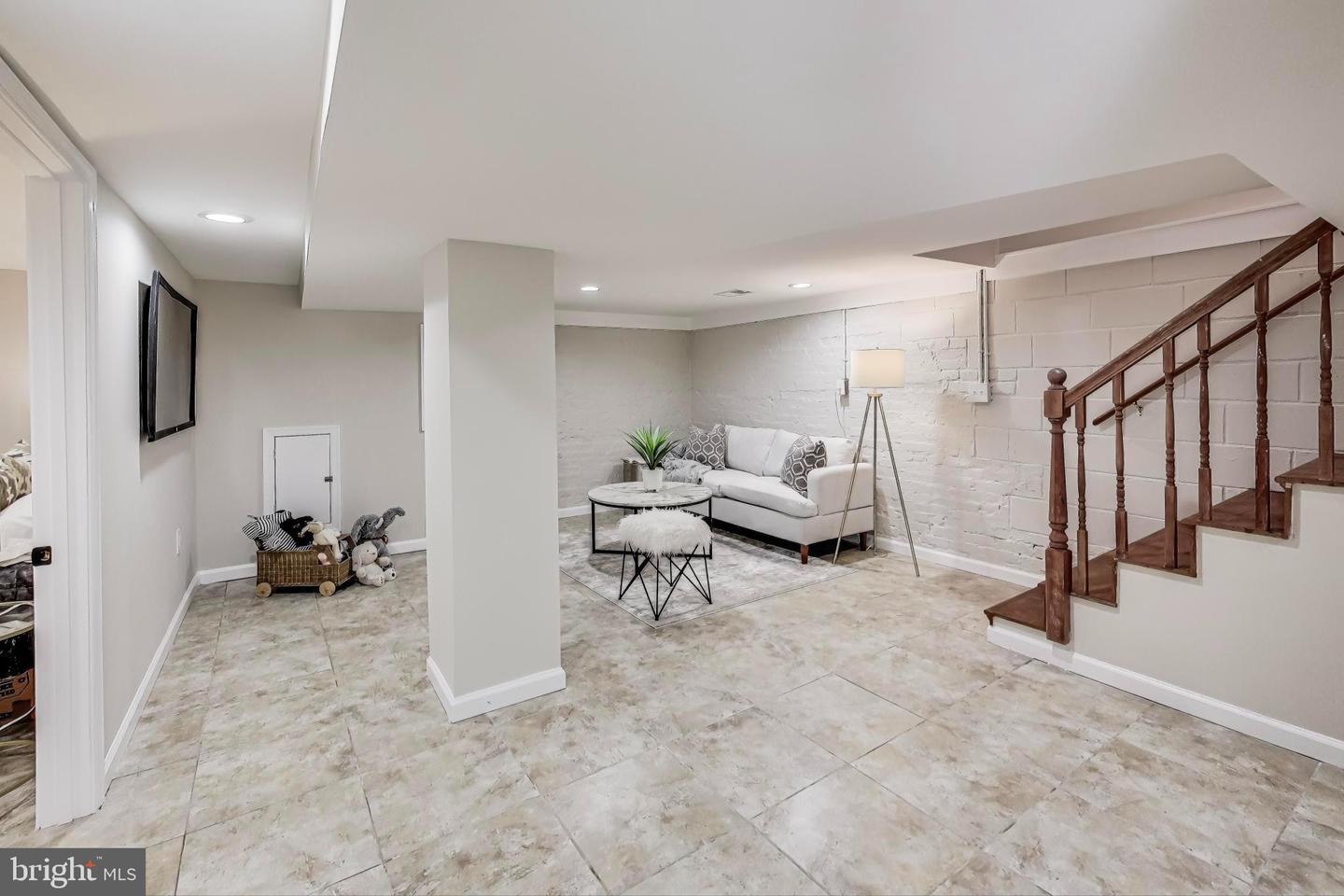 4301 KANSAS AVE NW, WASHINGTON, District Of Columbia 20011, 9 Bedrooms Bedrooms, 14 Rooms Rooms,4 BathroomsBathrooms,Residential,For sale,4301 KANSAS AVE NW,DCDC2248684 MLS # DCDC2248684