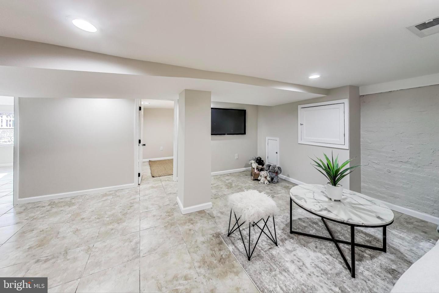 4301 KANSAS AVE NW, WASHINGTON, District Of Columbia 20011, 9 Bedrooms Bedrooms, 14 Rooms Rooms,4 BathroomsBathrooms,Residential,For sale,4301 KANSAS AVE NW,DCDC2248684 MLS # DCDC2248684