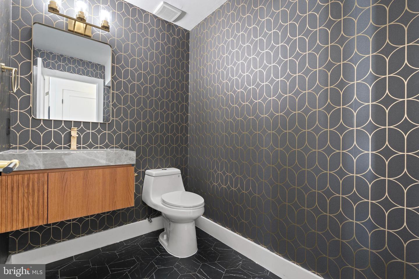 12011 MEADOWVILLE CT, HERNDON, Virginia 20170, 6 Bedrooms Bedrooms, ,3 BathroomsBathrooms,Residential,For sale,12011 MEADOWVILLE CT,VAFX2293858 MLS # VAFX2293858