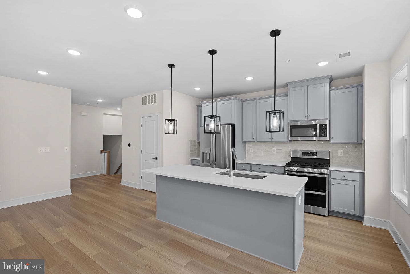 43406 FARRINGDON SQ, BROADLANDS, Virginia 20148, 3 Bedrooms Bedrooms, ,2 BathroomsBathrooms,Residential,For sale,43406 FARRINGDON SQ,VALO2117270 MLS # VALO2117270