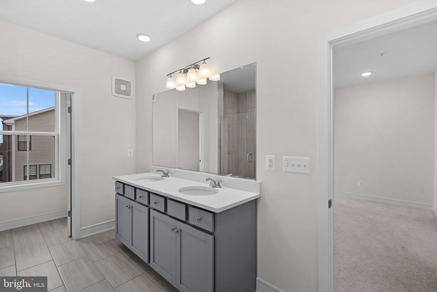 43406 FARRINGDON SQ, BROADLANDS, Virginia 20148, 3 Bedrooms Bedrooms, ,2 BathroomsBathrooms,Residential,For sale,43406 FARRINGDON SQ,VALO2117270 MLS # VALO2117270