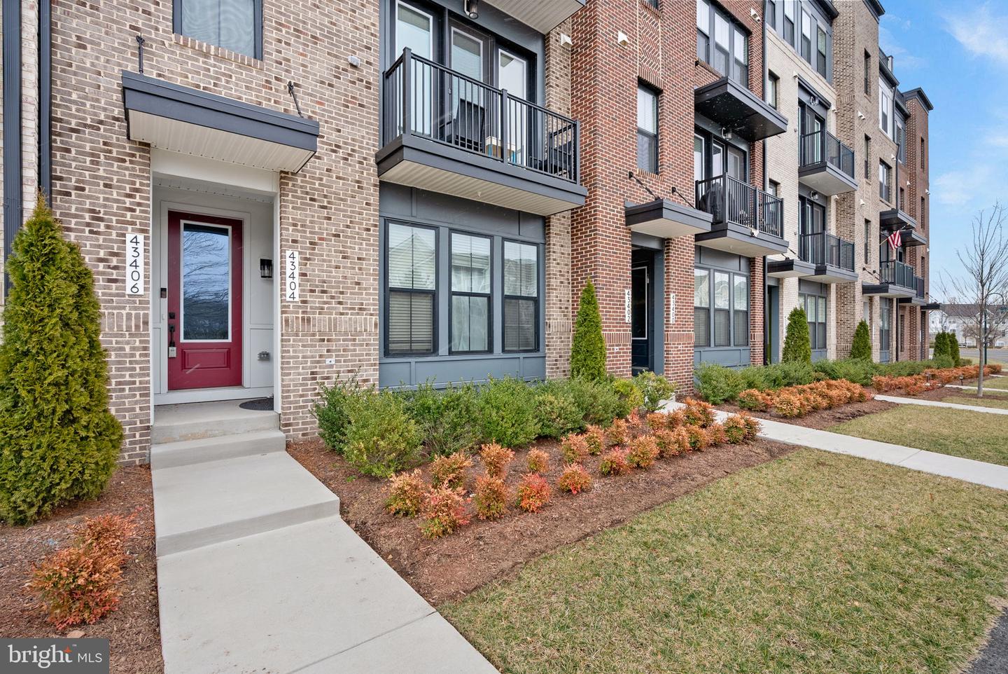 43406 FARRINGDON SQ, BROADLANDS, Virginia 20148, 3 Bedrooms Bedrooms, ,2 BathroomsBathrooms,Residential,For sale,43406 FARRINGDON SQ,VALO2117270 MLS # VALO2117270