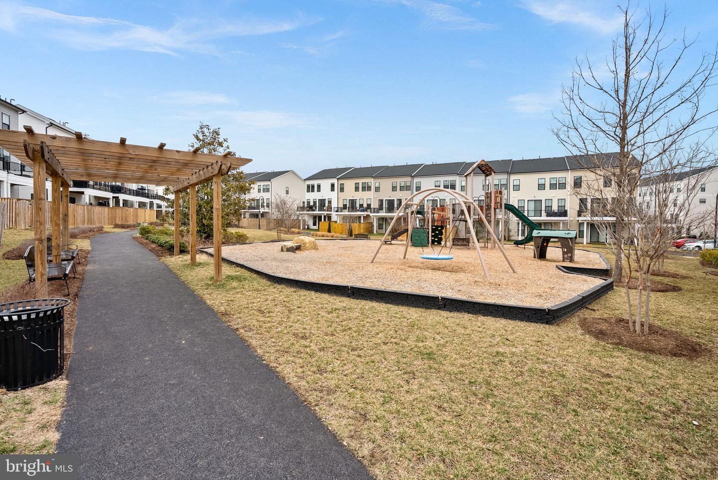 43406 FARRINGDON SQ, BROADLANDS, Virginia 20148, 3 Bedrooms Bedrooms, ,2 BathroomsBathrooms,Residential,For sale,43406 FARRINGDON SQ,VALO2117270 MLS # VALO2117270