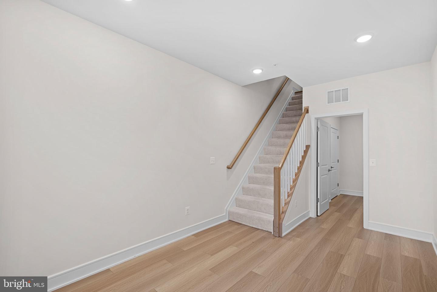 43406 FARRINGDON SQ, BROADLANDS, Virginia 20148, 3 Bedrooms Bedrooms, ,2 BathroomsBathrooms,Residential,For sale,43406 FARRINGDON SQ,VALO2117270 MLS # VALO2117270