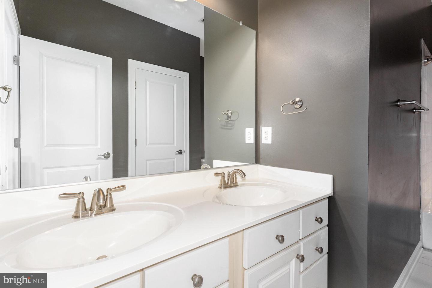 2114 JELLICO CT, WOODBRIDGE, Virginia 22191, 4 Bedrooms Bedrooms, 8 Rooms Rooms,3 BathroomsBathrooms,Residential,For sale,2114 JELLICO CT,VAPW2113680 MLS # VAPW2113680