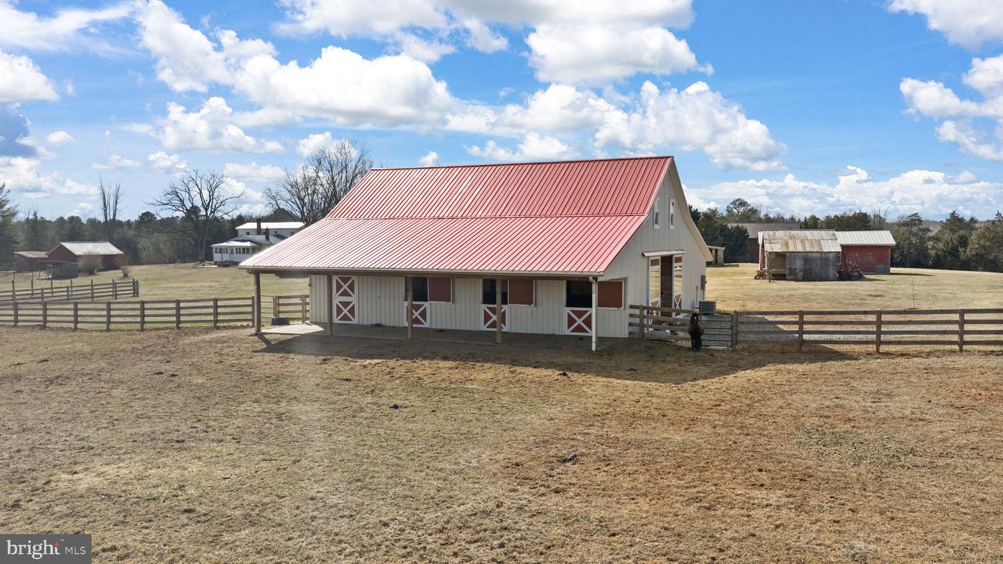 1815 COUNTRY RD, BEAVERDAM, Virginia 23015, 3 Bedrooms Bedrooms, ,2 BathroomsBathrooms,Farm,For sale,1815 COUNTRY RD,VACV2009574 MLS # VACV2009574