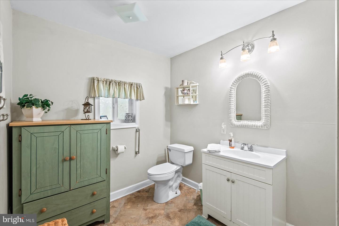 209 HAWTHORNE ST, COLONIAL BEACH, Virginia 22443, 4 Bedrooms Bedrooms, ,2 BathroomsBathrooms,Residential,For sale,209 HAWTHORNE ST,VAWE2009626 MLS # VAWE2009626