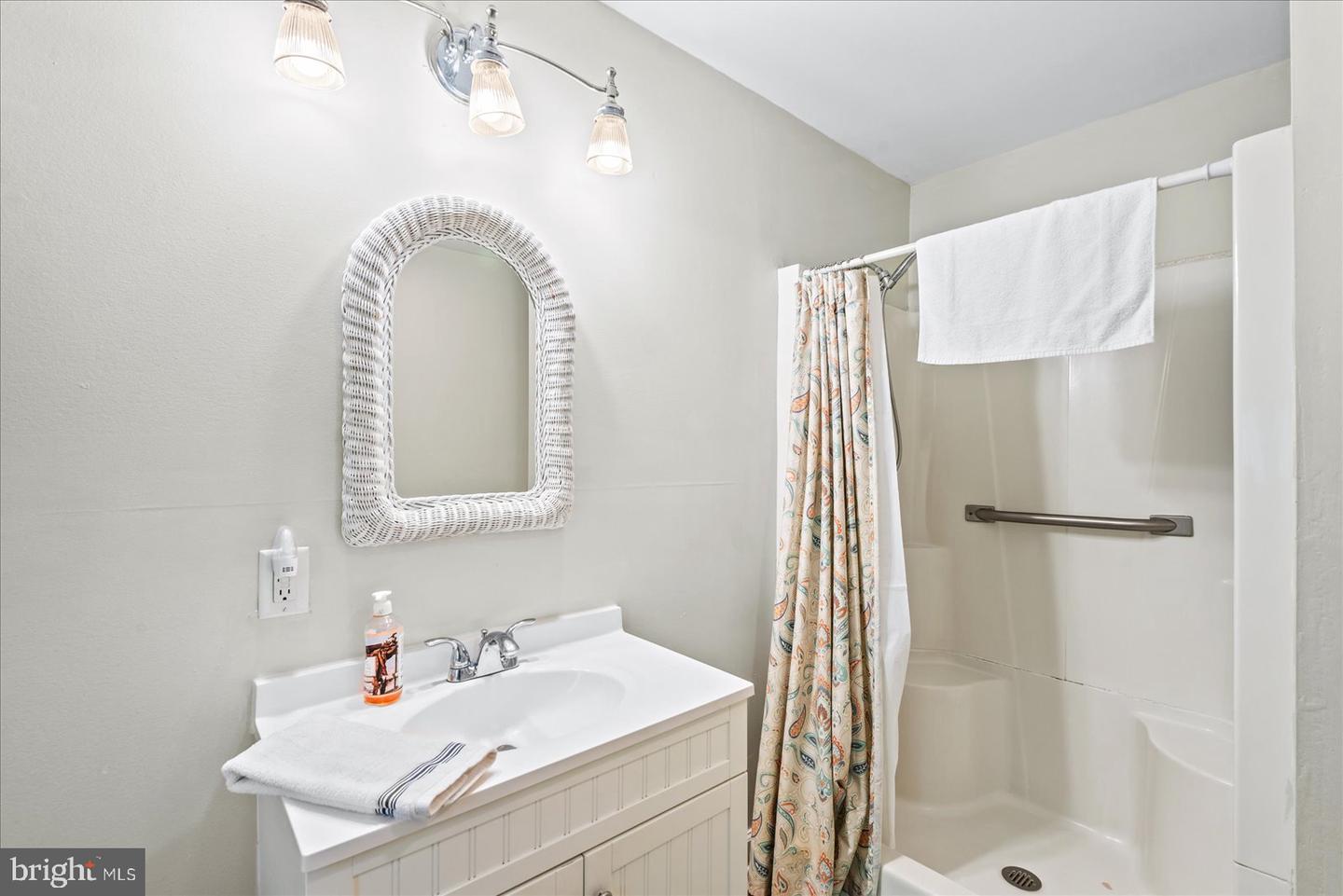 209 HAWTHORNE ST, COLONIAL BEACH, Virginia 22443, 4 Bedrooms Bedrooms, ,2 BathroomsBathrooms,Residential,For sale,209 HAWTHORNE ST,VAWE2009626 MLS # VAWE2009626