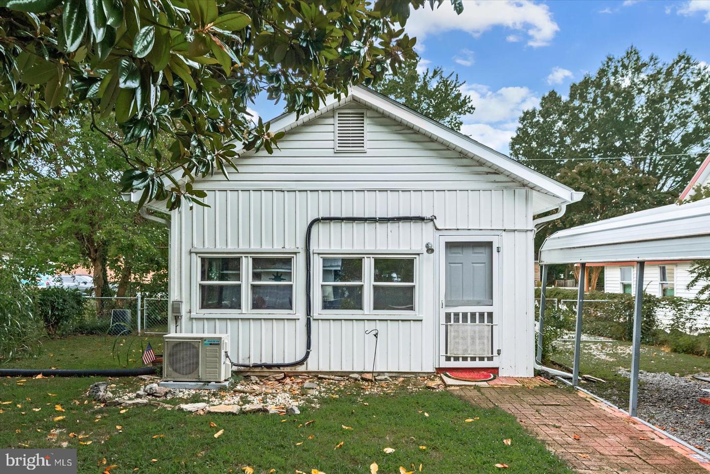 209 HAWTHORNE ST, COLONIAL BEACH, Virginia 22443, 4 Bedrooms Bedrooms, ,2 BathroomsBathrooms,Residential,For sale,209 HAWTHORNE ST,VAWE2009626 MLS # VAWE2009626