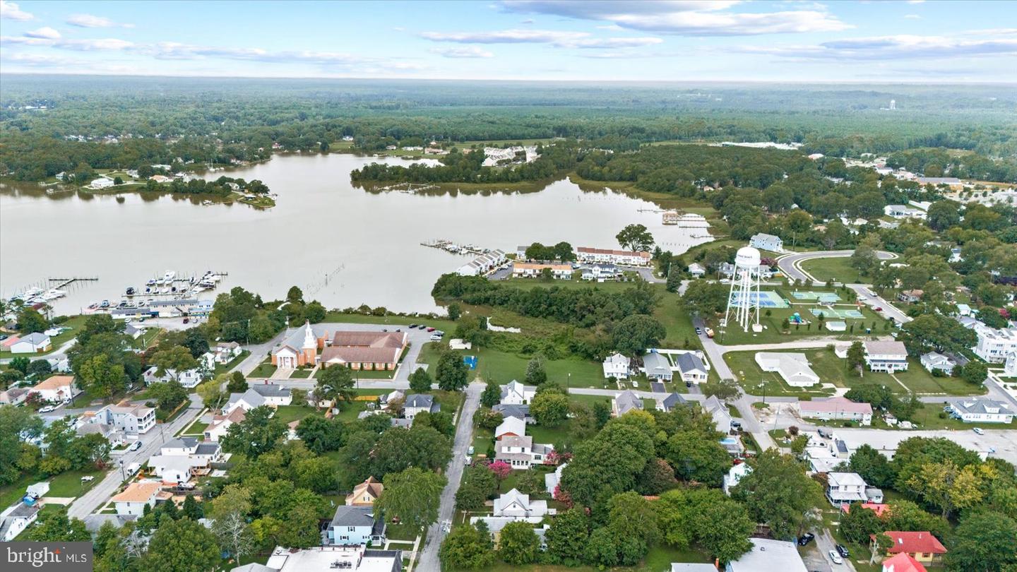 209 HAWTHORNE ST, COLONIAL BEACH, Virginia 22443, 4 Bedrooms Bedrooms, ,2 BathroomsBathrooms,Residential,For sale,209 HAWTHORNE ST,VAWE2009626 MLS # VAWE2009626