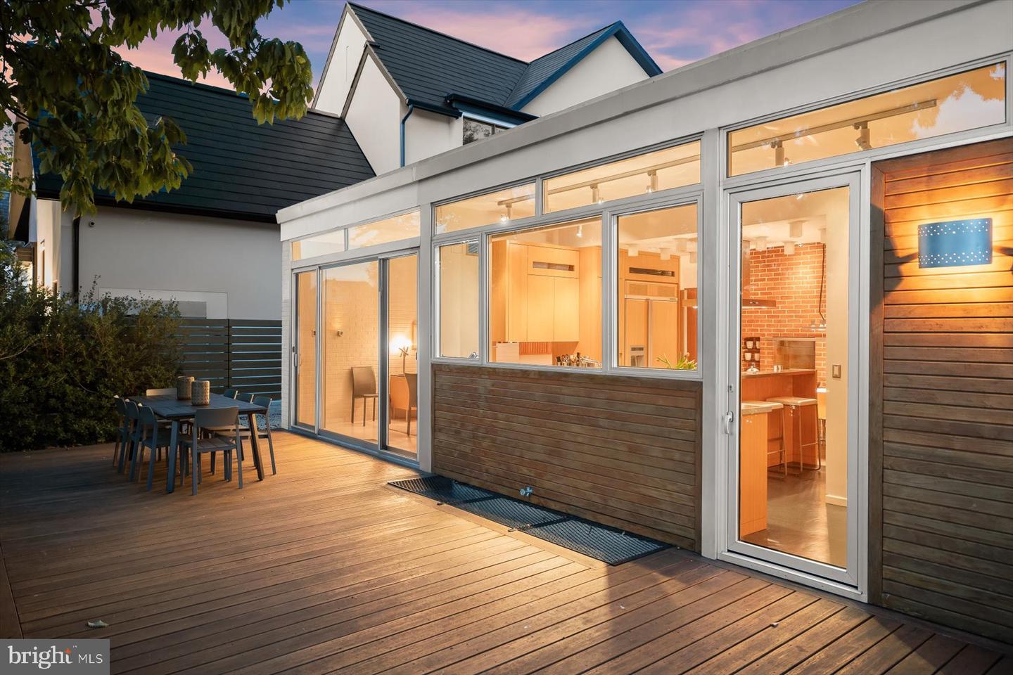 2533 N RIDGEVIEW RD, ARLINGTON, Virginia 22207, 6 Bedrooms Bedrooms, ,5 BathroomsBathrooms,Residential,For sale,2533 N RIDGEVIEW RD,VAAR2063684 MLS # VAAR2063684