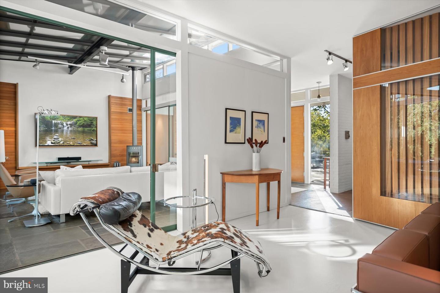 2533 N RIDGEVIEW RD, ARLINGTON, Virginia 22207, 6 Bedrooms Bedrooms, ,5 BathroomsBathrooms,Residential,For sale,2533 N RIDGEVIEW RD,VAAR2063684 MLS # VAAR2063684