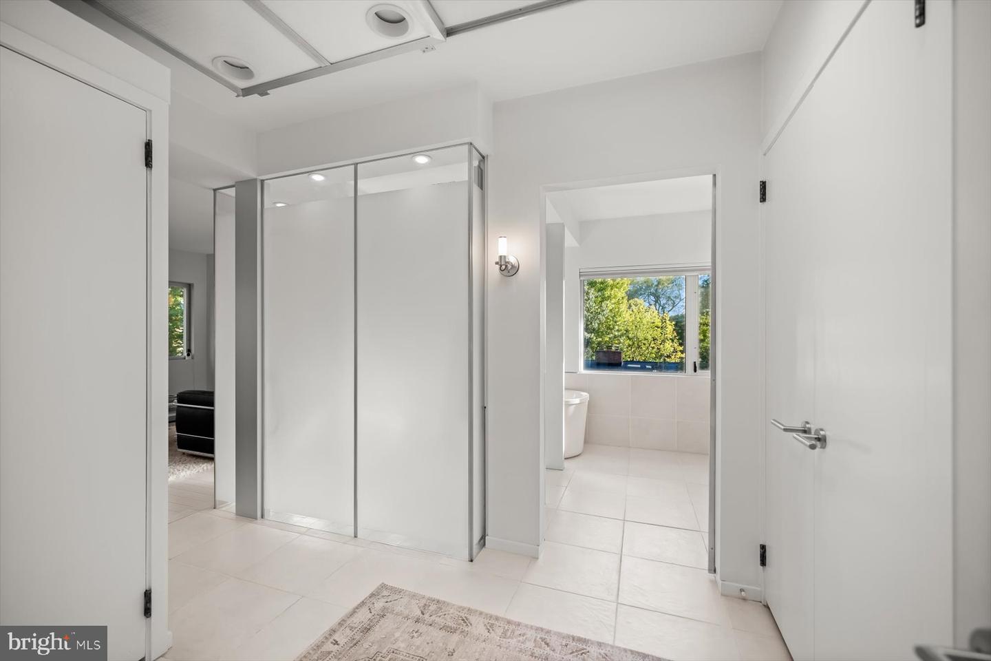 2533 N RIDGEVIEW RD, ARLINGTON, Virginia 22207, 6 Bedrooms Bedrooms, ,5 BathroomsBathrooms,Residential,For sale,2533 N RIDGEVIEW RD,VAAR2063684 MLS # VAAR2063684