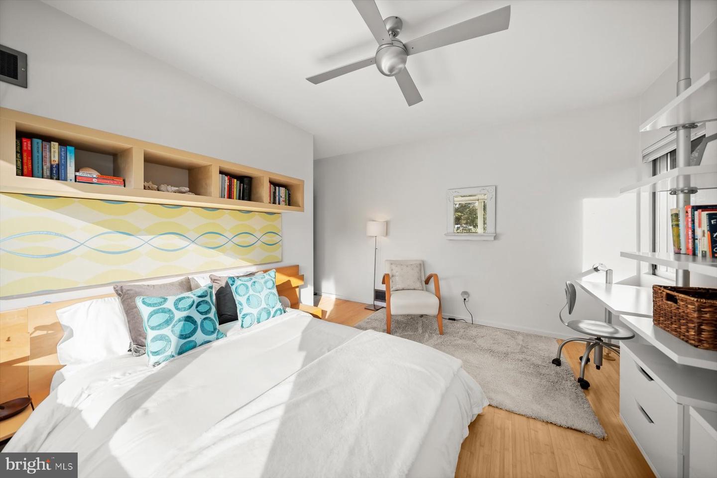 2533 N RIDGEVIEW RD, ARLINGTON, Virginia 22207, 6 Bedrooms Bedrooms, ,5 BathroomsBathrooms,Residential,For sale,2533 N RIDGEVIEW RD,VAAR2063684 MLS # VAAR2063684