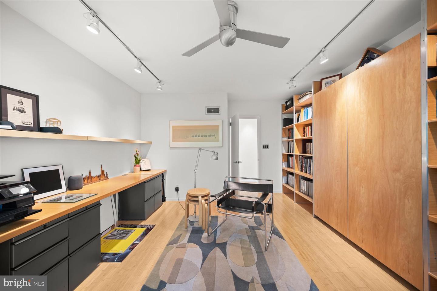 2533 N RIDGEVIEW RD, ARLINGTON, Virginia 22207, 6 Bedrooms Bedrooms, ,5 BathroomsBathrooms,Residential,For sale,2533 N RIDGEVIEW RD,VAAR2063684 MLS # VAAR2063684