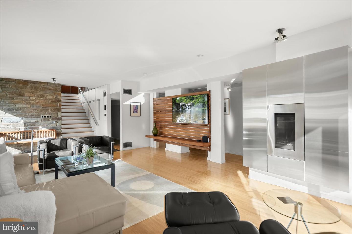 2533 N RIDGEVIEW RD, ARLINGTON, Virginia 22207, 6 Bedrooms Bedrooms, ,5 BathroomsBathrooms,Residential,For sale,2533 N RIDGEVIEW RD,VAAR2063684 MLS # VAAR2063684