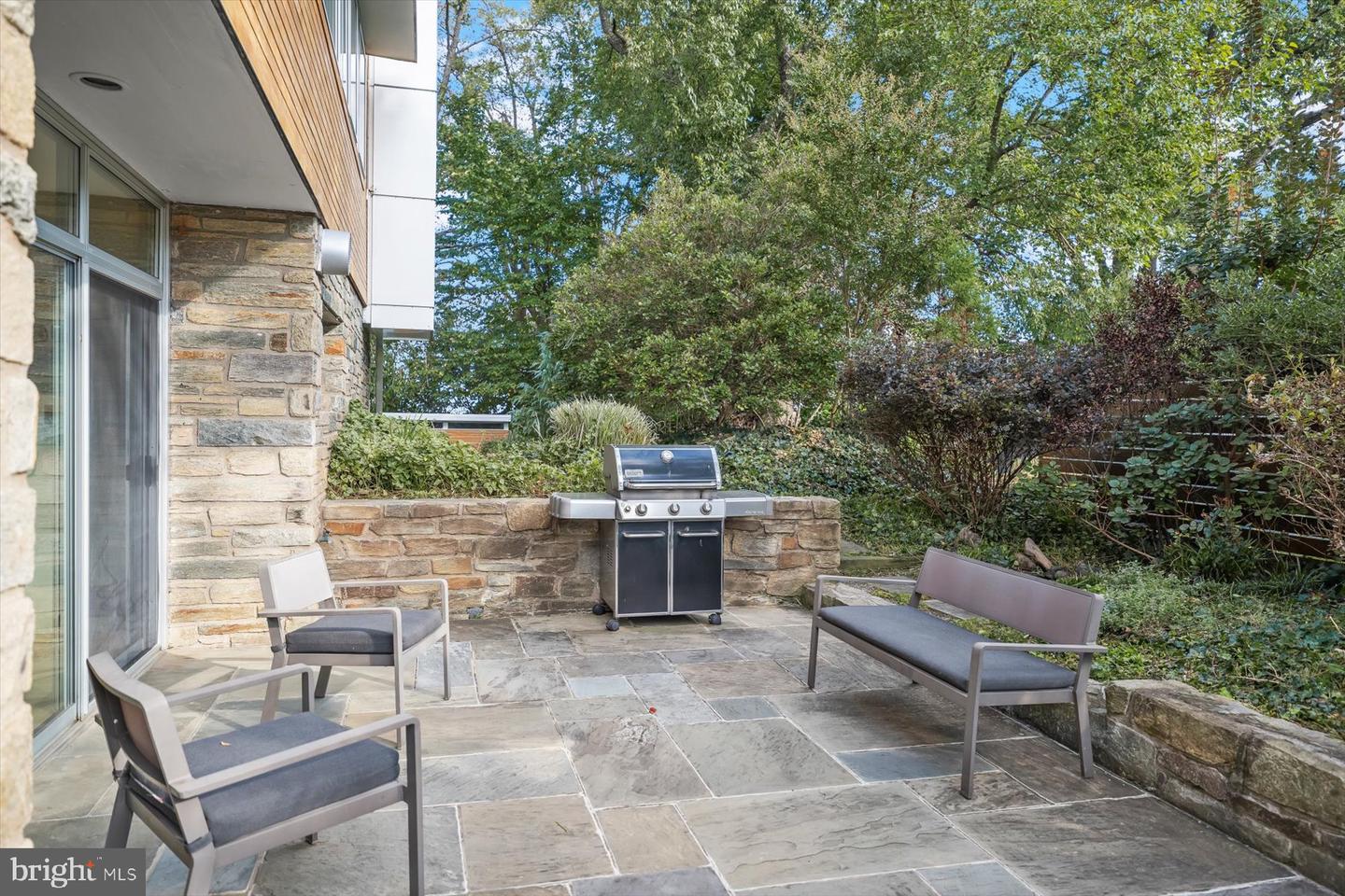 2533 N RIDGEVIEW RD, ARLINGTON, Virginia 22207, 6 Bedrooms Bedrooms, ,5 BathroomsBathrooms,Residential,For sale,2533 N RIDGEVIEW RD,VAAR2063684 MLS # VAAR2063684