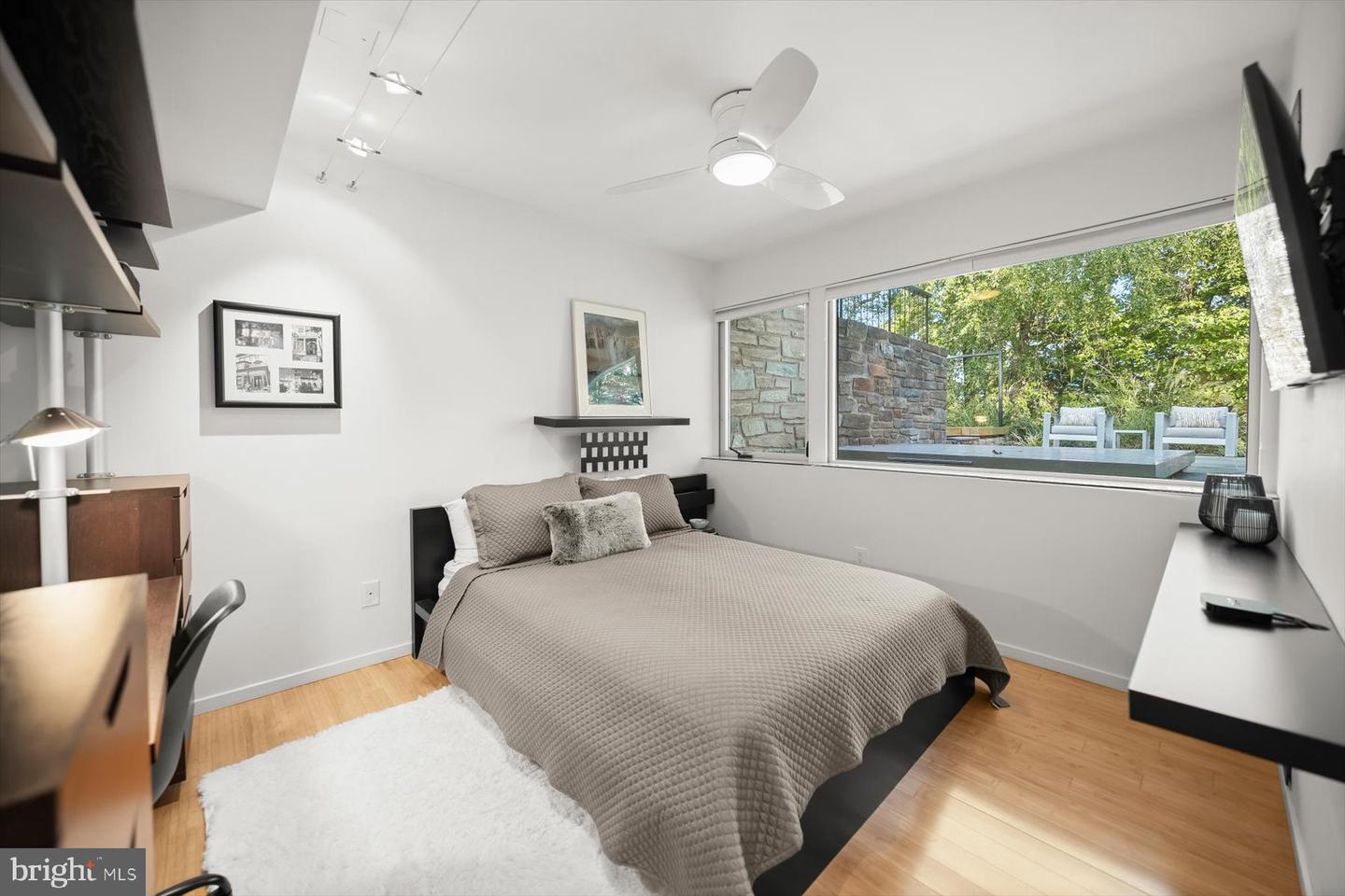 2533 N RIDGEVIEW RD, ARLINGTON, Virginia 22207, 6 Bedrooms Bedrooms, ,5 BathroomsBathrooms,Residential,For sale,2533 N RIDGEVIEW RD,VAAR2063684 MLS # VAAR2063684