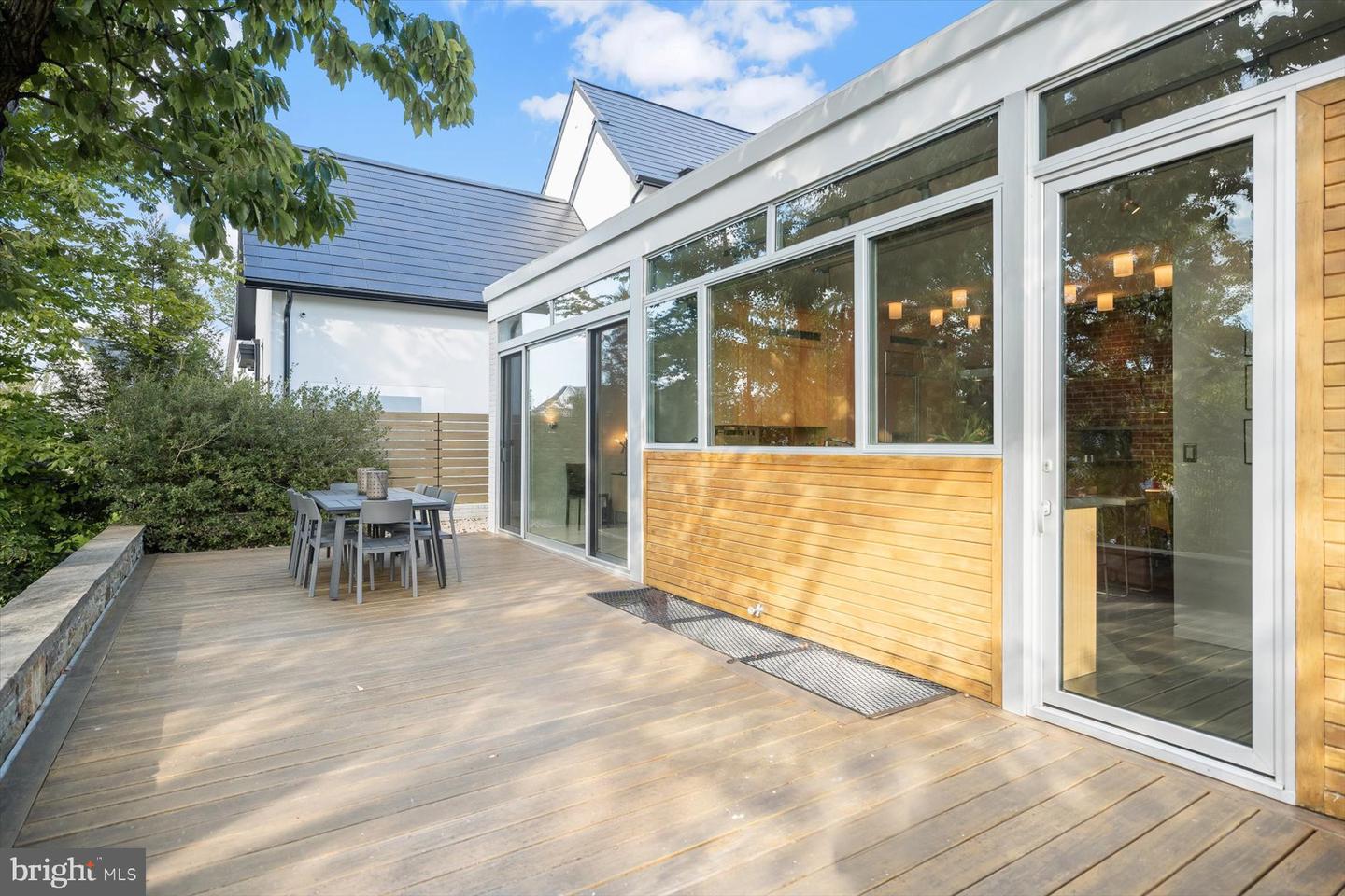 2533 N RIDGEVIEW RD, ARLINGTON, Virginia 22207, 6 Bedrooms Bedrooms, ,5 BathroomsBathrooms,Residential,For sale,2533 N RIDGEVIEW RD,VAAR2063684 MLS # VAAR2063684