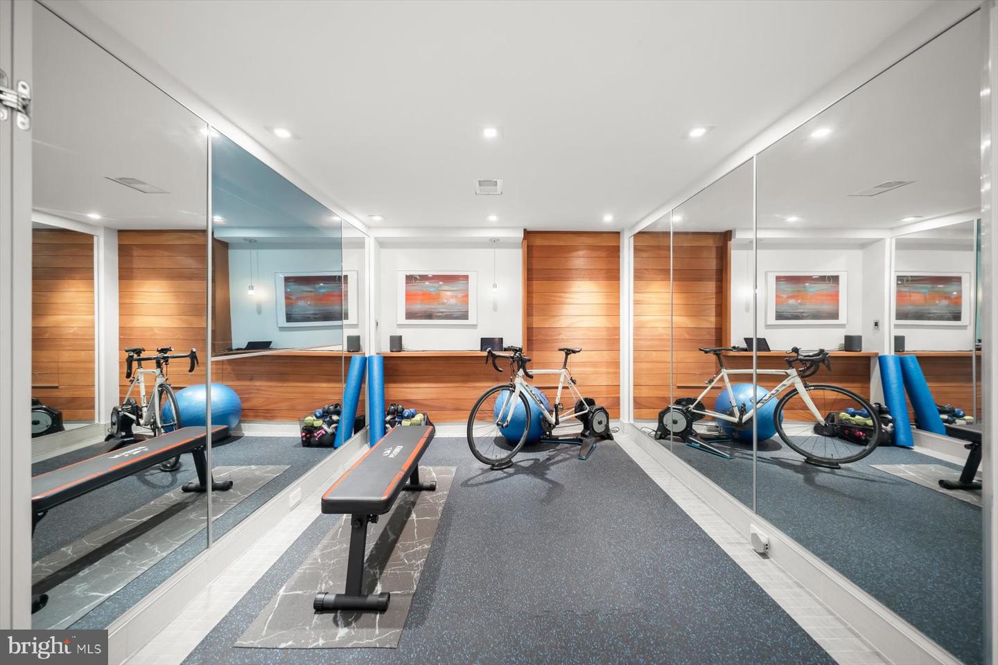 2533 N RIDGEVIEW RD, ARLINGTON, Virginia 22207, 6 Bedrooms Bedrooms, ,5 BathroomsBathrooms,Residential,For sale,2533 N RIDGEVIEW RD,VAAR2063684 MLS # VAAR2063684