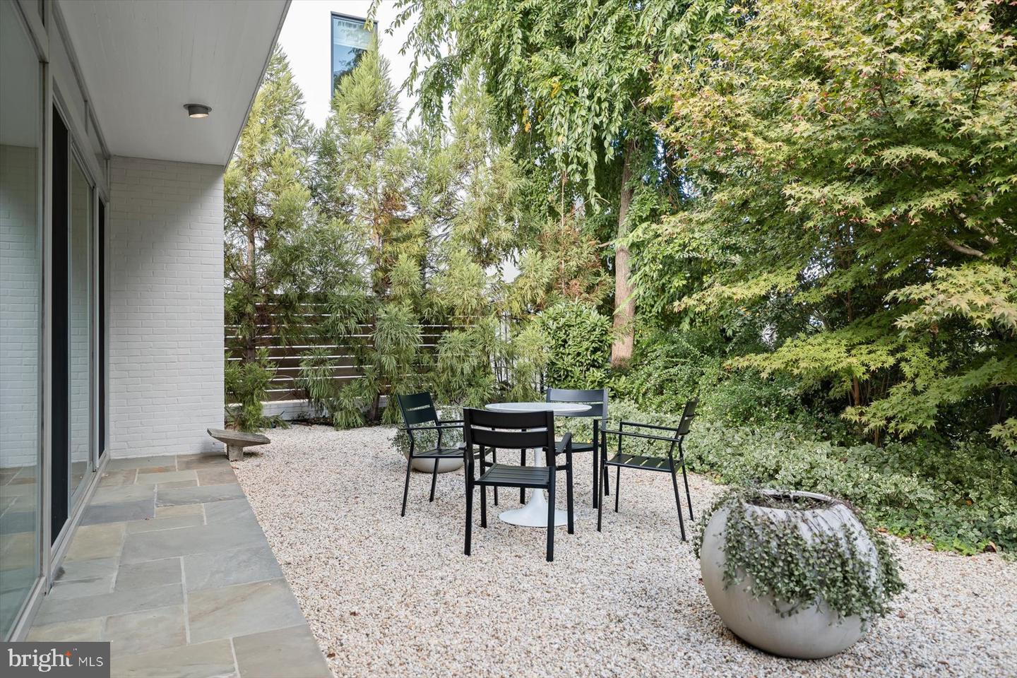 2533 N RIDGEVIEW RD, ARLINGTON, Virginia 22207, 6 Bedrooms Bedrooms, ,5 BathroomsBathrooms,Residential,For sale,2533 N RIDGEVIEW RD,VAAR2063684 MLS # VAAR2063684