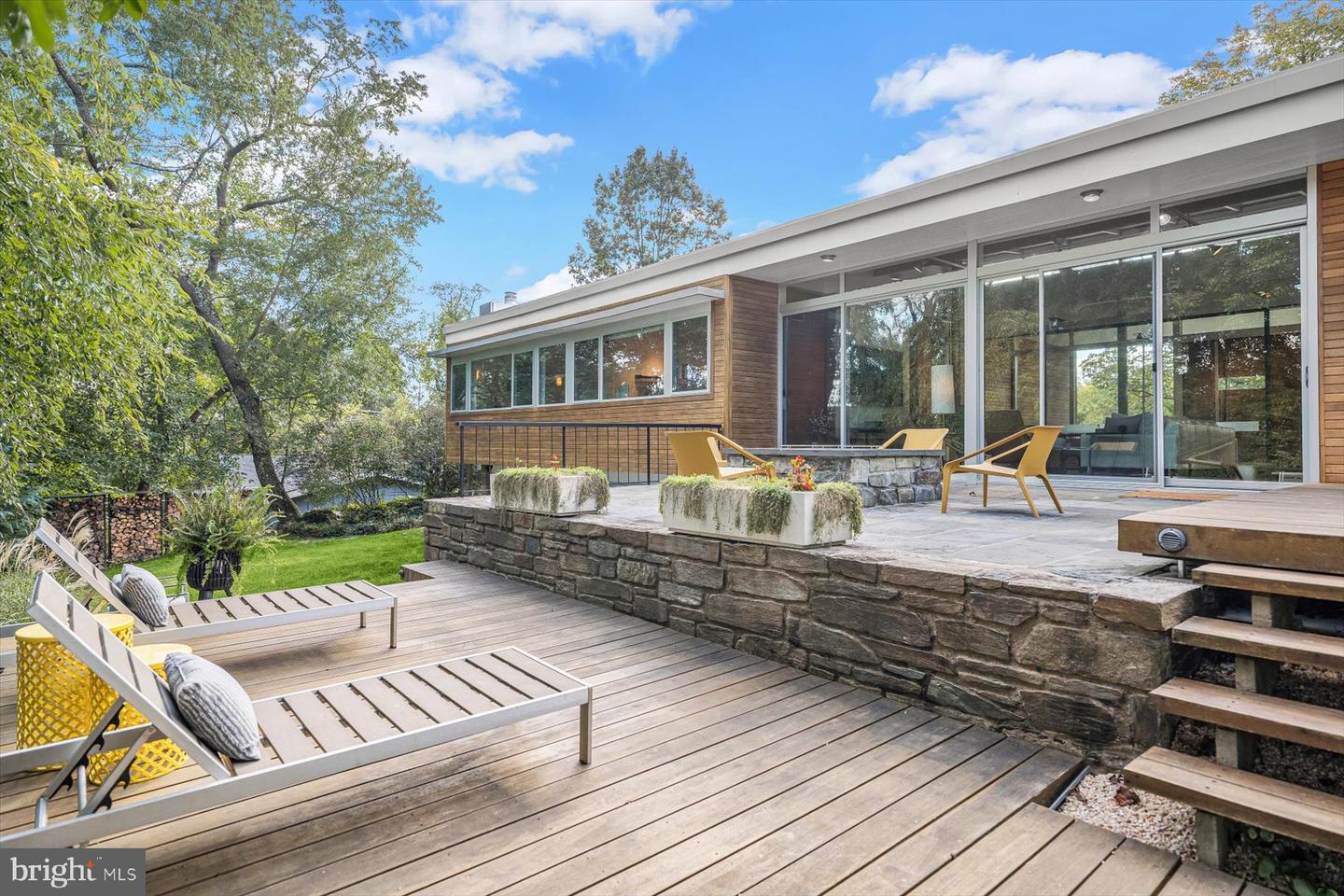 2533 N RIDGEVIEW RD, ARLINGTON, Virginia 22207, 6 Bedrooms Bedrooms, ,5 BathroomsBathrooms,Residential,For sale,2533 N RIDGEVIEW RD,VAAR2063684 MLS # VAAR2063684