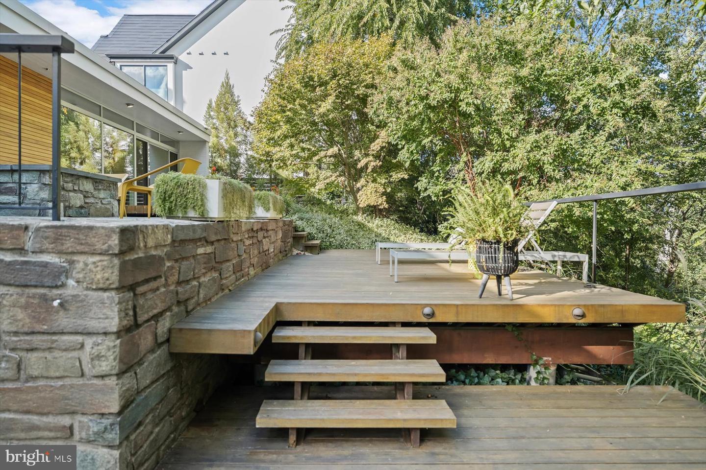 2533 N RIDGEVIEW RD, ARLINGTON, Virginia 22207, 6 Bedrooms Bedrooms, ,5 BathroomsBathrooms,Residential,For sale,2533 N RIDGEVIEW RD,VAAR2063684 MLS # VAAR2063684