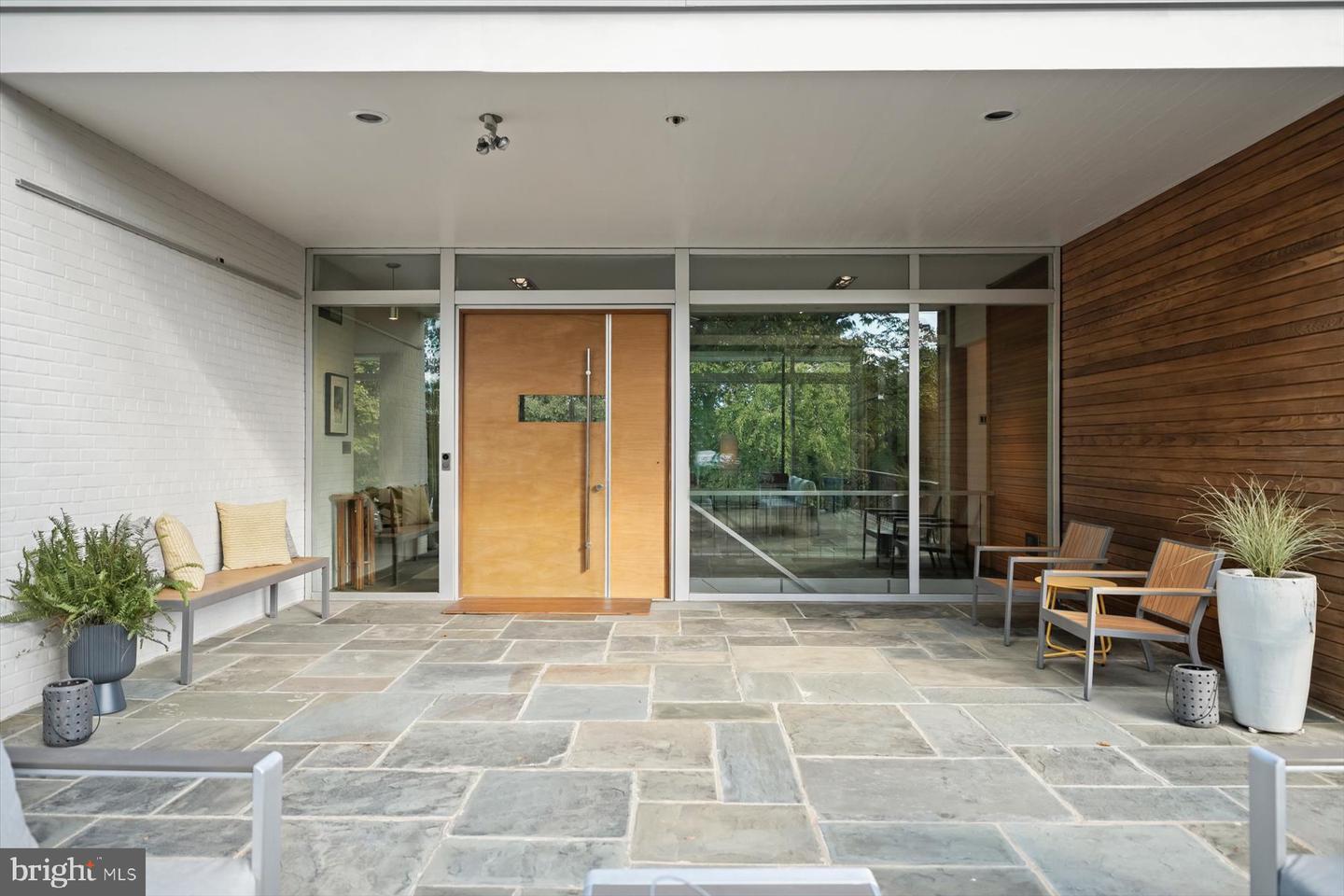 2533 N RIDGEVIEW RD, ARLINGTON, Virginia 22207, 6 Bedrooms Bedrooms, ,5 BathroomsBathrooms,Residential,For sale,2533 N RIDGEVIEW RD,VAAR2063684 MLS # VAAR2063684