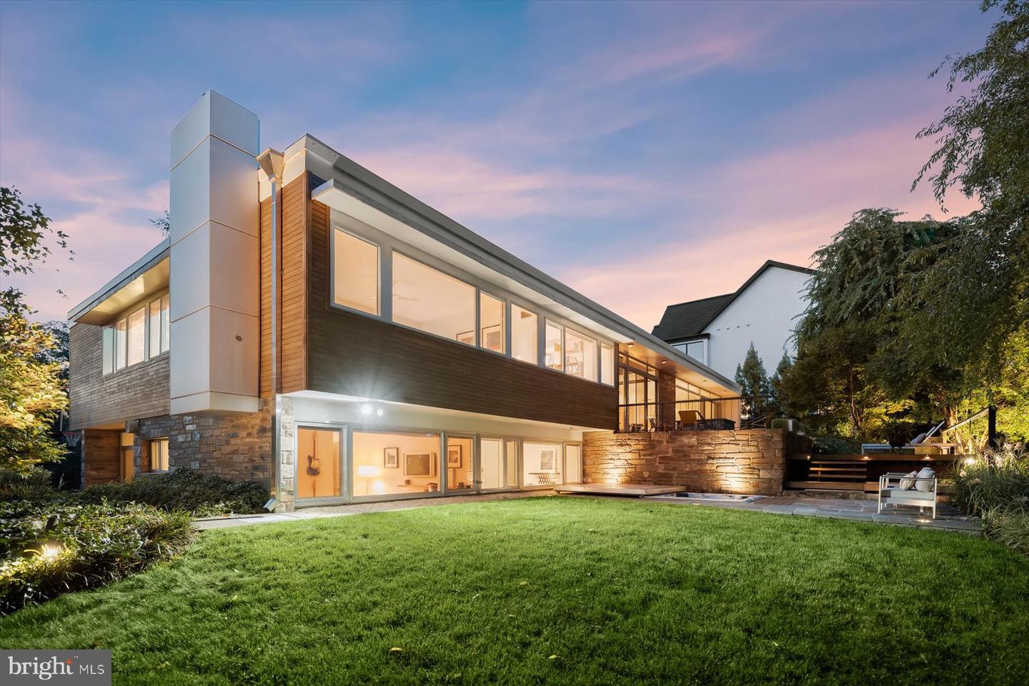 2533 N RIDGEVIEW RD, ARLINGTON, Virginia 22207, 6 Bedrooms Bedrooms, ,5 BathroomsBathrooms,Residential,For sale,2533 N RIDGEVIEW RD,VAAR2063684 MLS # VAAR2063684