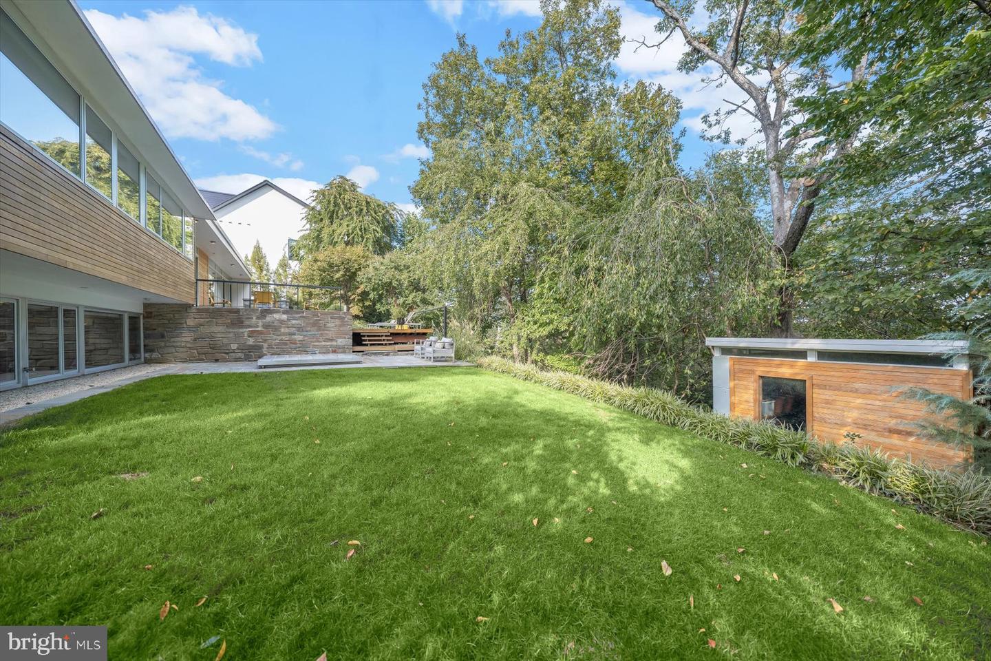 2533 N RIDGEVIEW RD, ARLINGTON, Virginia 22207, 6 Bedrooms Bedrooms, ,5 BathroomsBathrooms,Residential,For sale,2533 N RIDGEVIEW RD,VAAR2063684 MLS # VAAR2063684